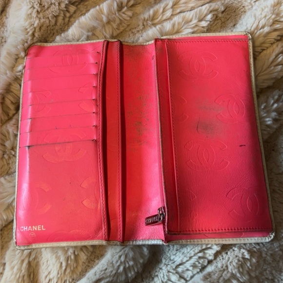 Chanel |Chic Lambskin White Cambon Quilted Women's Wallet - Picture 10 of 15